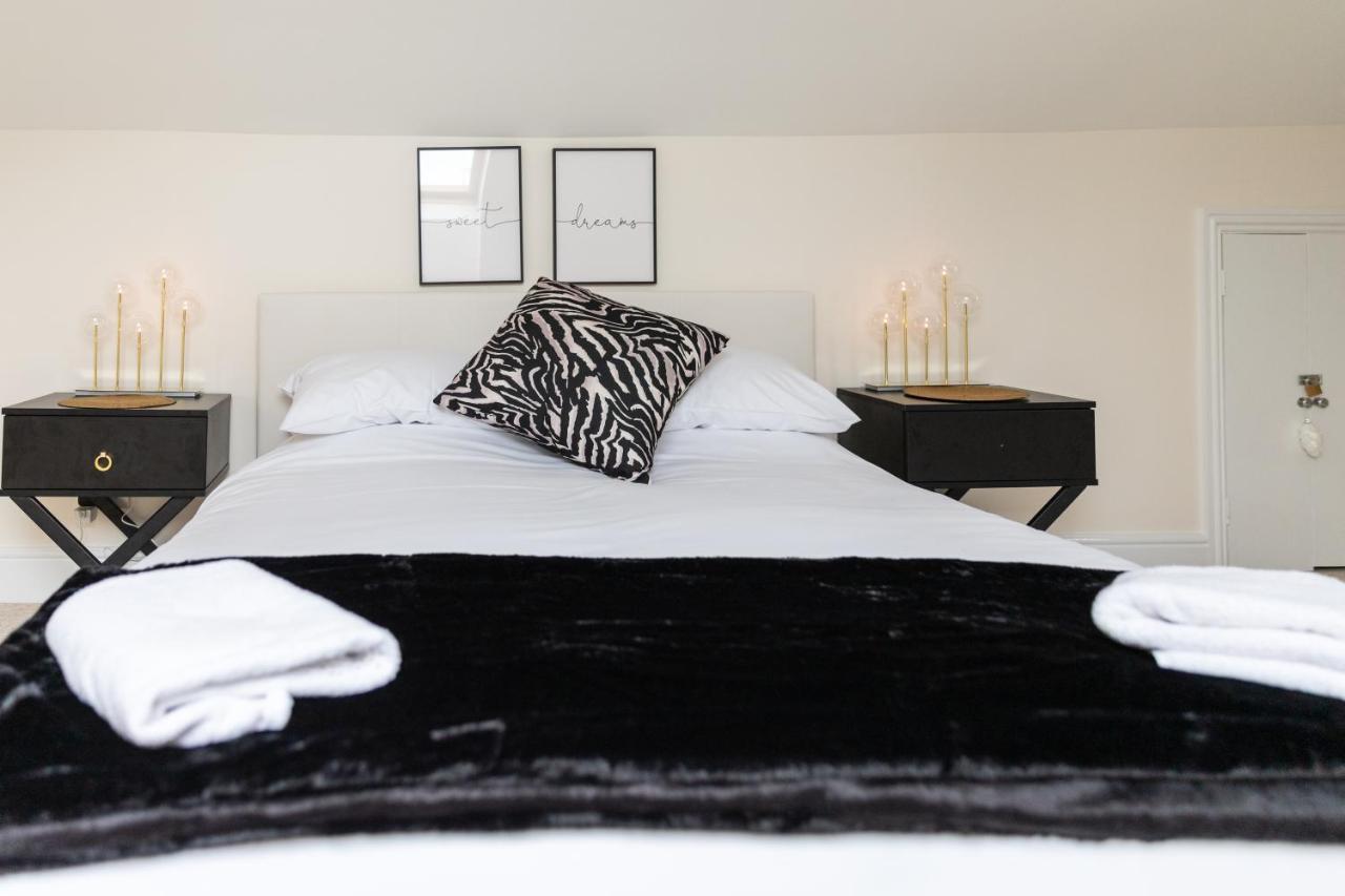 Luxury Living, Stylish Modern Apartment In The Heart Of Ryde Ryde  Ngoại thất bức ảnh